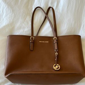 Cute brown Michael kors shoulder tote bag